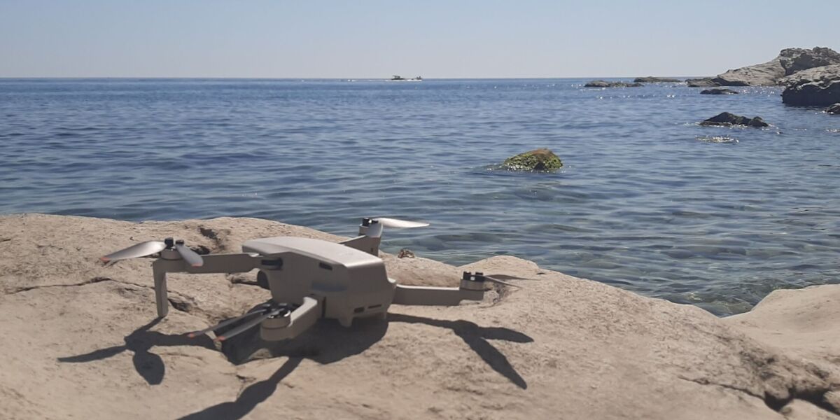 I droni usano l’intelligenza artificiale per riconoscere i rifiuti
