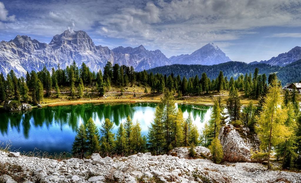 Circa 30 concerti ai piedi delle Dolomiti per la rassegna che valorizza gli strumenti originali attraverso grandi musicisti italiani e ospiti internazionali