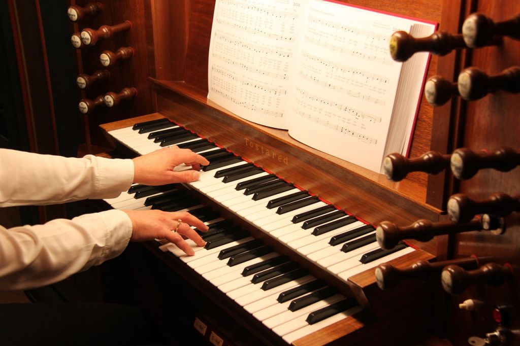 Giunto alla 27ª edizione, il festival concertistico internazionale propone 29 concerti gratuiti con grandi artisti italiani, internazionali e giovani talenti, tra cattedrali e chiese di campagna