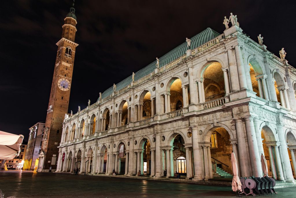 Con il progetto UniVi Nexus nasce un’infrastruttura che connette studenti, dottorandi, imprese e città nel biennio 2026-2027, potenziando spazi di studio e servizi e rafforzando il legame tra formazione, ricerca applicata e lavoro per trattenere competenze