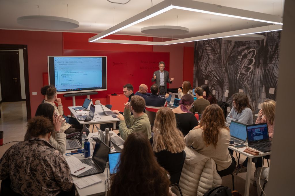 Si è chiuso con la presentazione finale dei risultati AI for Business, il percorso sostenuto da Fondazione in collaborazione con Upskill 4.0 che ha trasformato l’innovazione in prototipi concreti per cinque aziende di Verona e Vicenza
