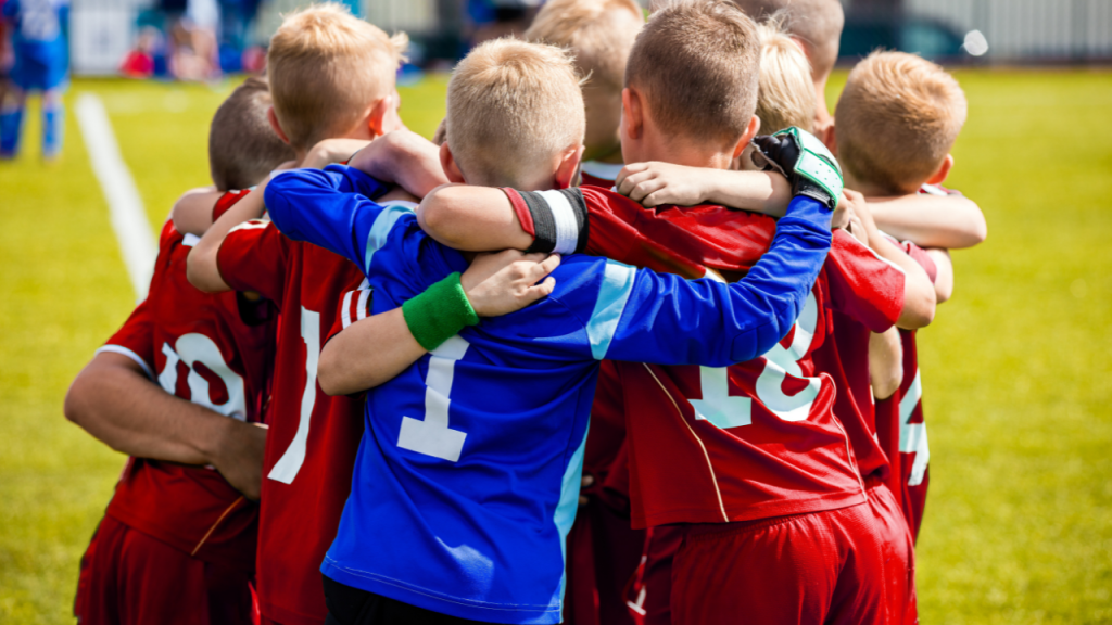 Quasi 2 milioni di euro a 41 progetti sostenuti dalla Fondazione: campi sportivi, teatri, biblioteche, musei e parchi diventano luoghi educativi dove bambine, bambini e adolescenti possono scoprire talenti, costruire relazioni e accedere a nuove opportunità