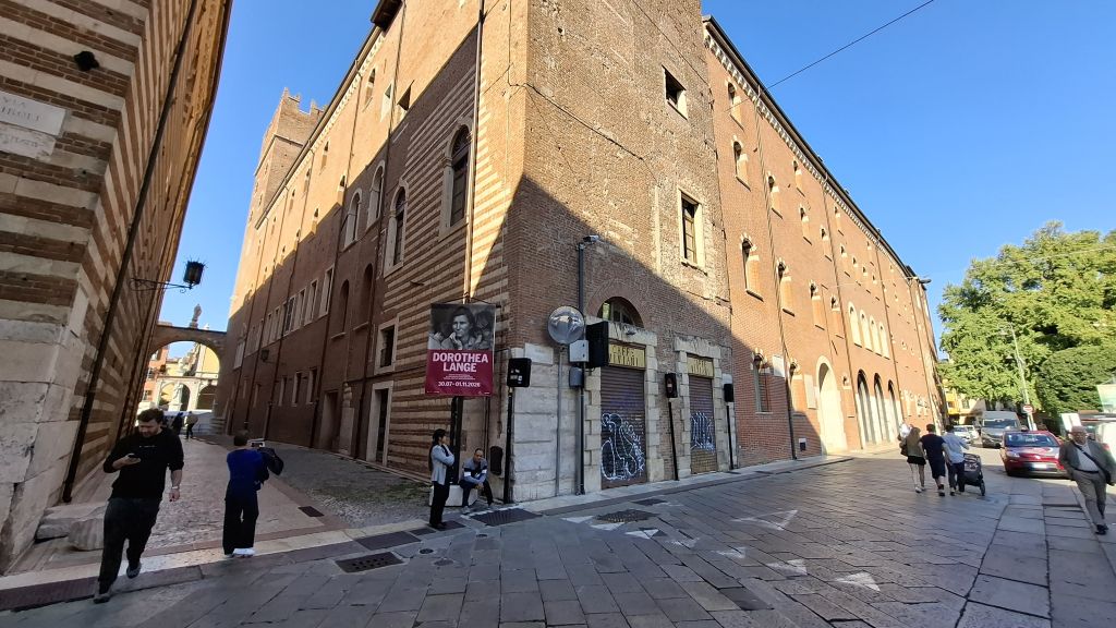 Pubblicato l’avviso per la locazione e la gestione dello storico locale di Piazza Viviani. Si cercano progetti capaci di coniugare qualità dell’offerta e valorizzazione del contesto urbano. Manifestazioni di interesse entro il 18 novembre